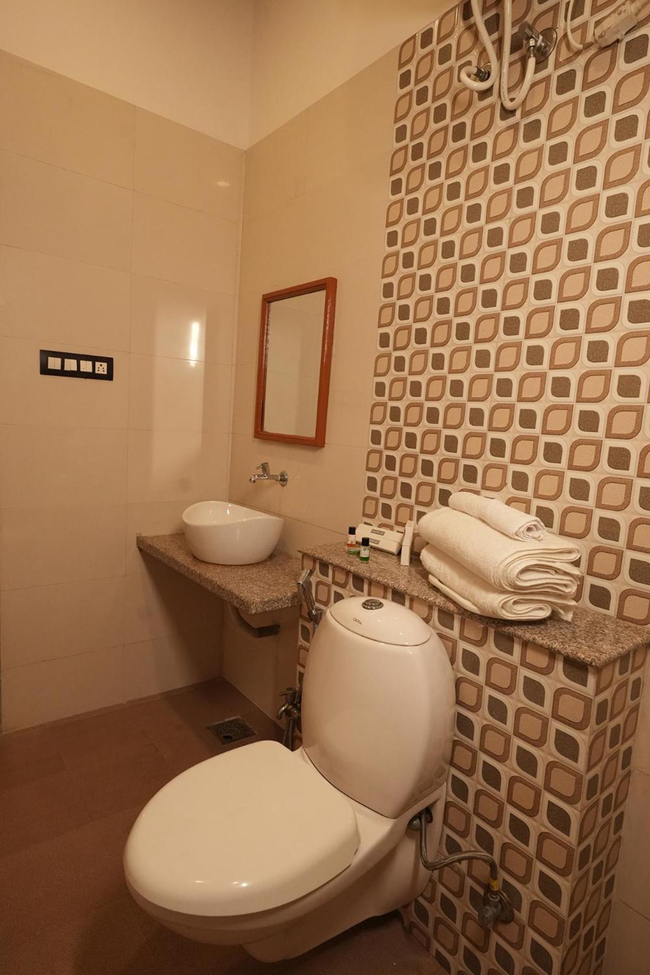Hotel White Lotus Dungarpur Esterno foto