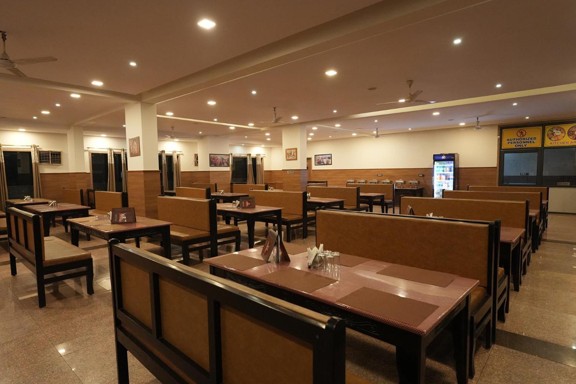Hotel White Lotus Dungarpur Esterno foto