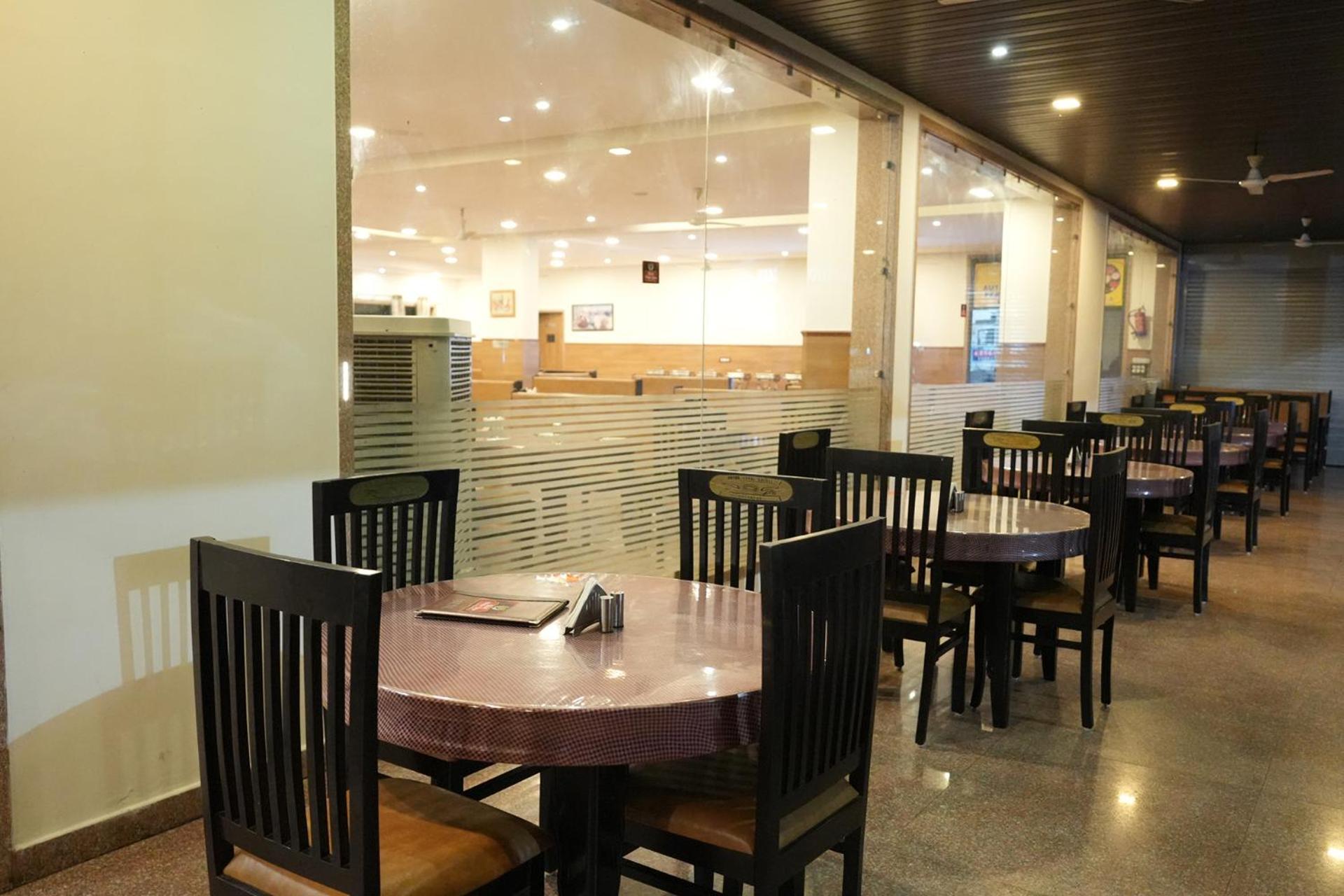 Hotel White Lotus Dungarpur Esterno foto