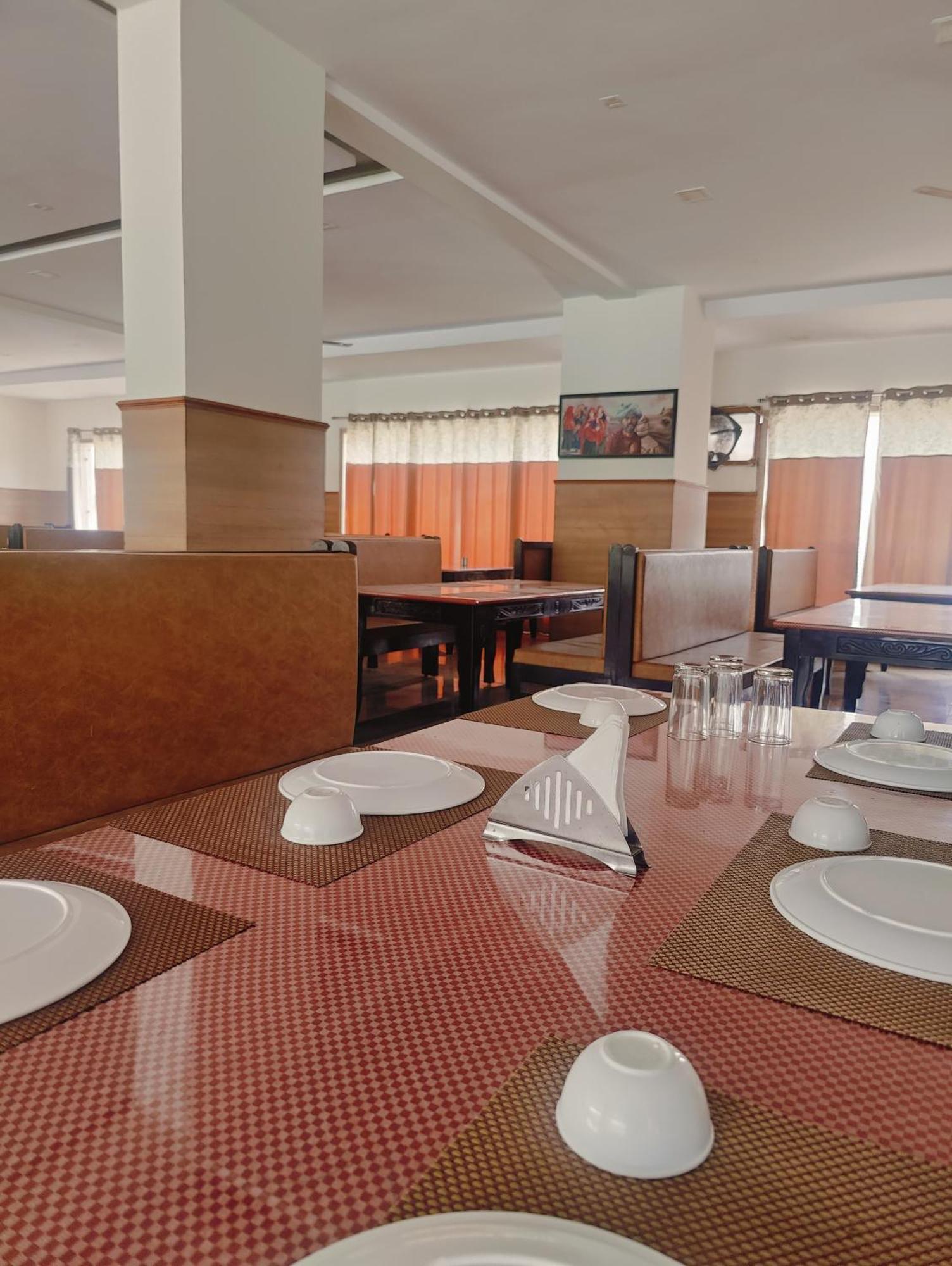 Hotel White Lotus Dungarpur Esterno foto